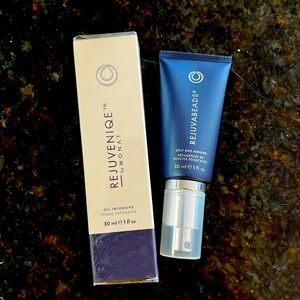 Unopened Monat hair oil with a leave in conditioner